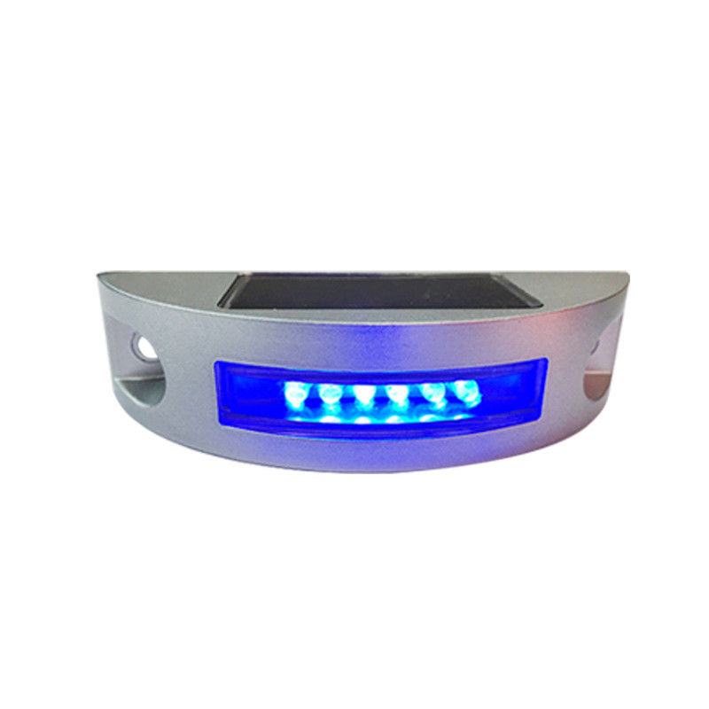 ครึ่งดวงจันทร์ สีฟ้า LED สีอาทิตย์ ตาแมว ตาถนน Stud เพื่อเพิ่มความปลอดภัยทางถนน