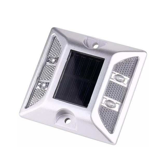แสงสว่างสูง สีขาว LED อลูมิเนียม ดวงอาทิตย์ Road Stud Reflectors สําหรับทางด่วน