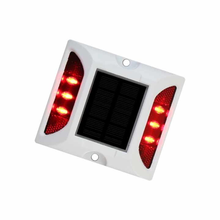 40T ความจุ ดวงอาทิตย์ LED Road Studs IP68 กันน้ํา สูง Cat Eyes Road Studs